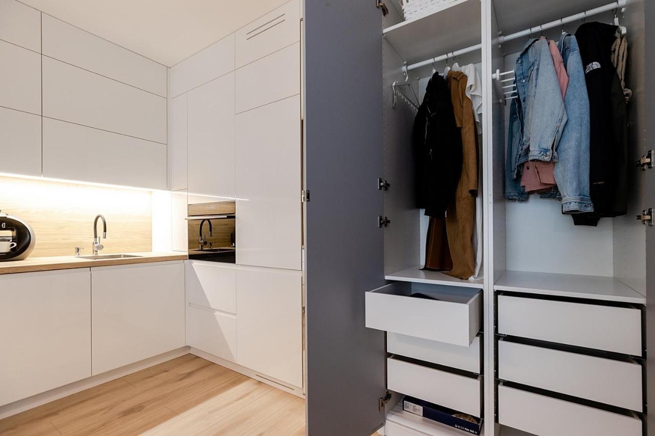 Apartment Wola, Wi-Fi, Smart Lock, Air Condition Warszawa Eksteriør billede